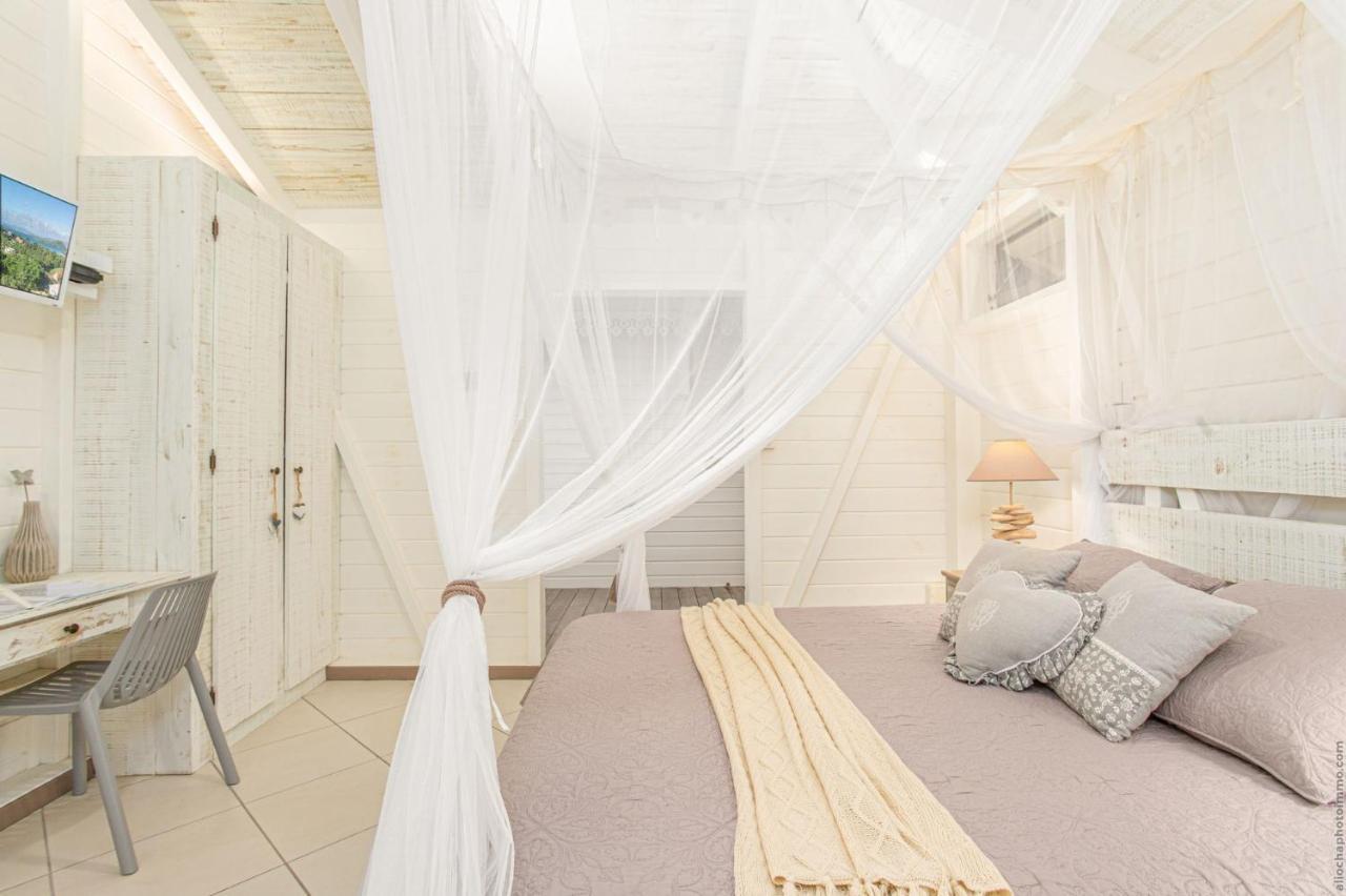 Bungalow Vanille Pacane - Vue Mer Avec Spa Prive Les Trois-Ilets Dış mekan fotoğraf